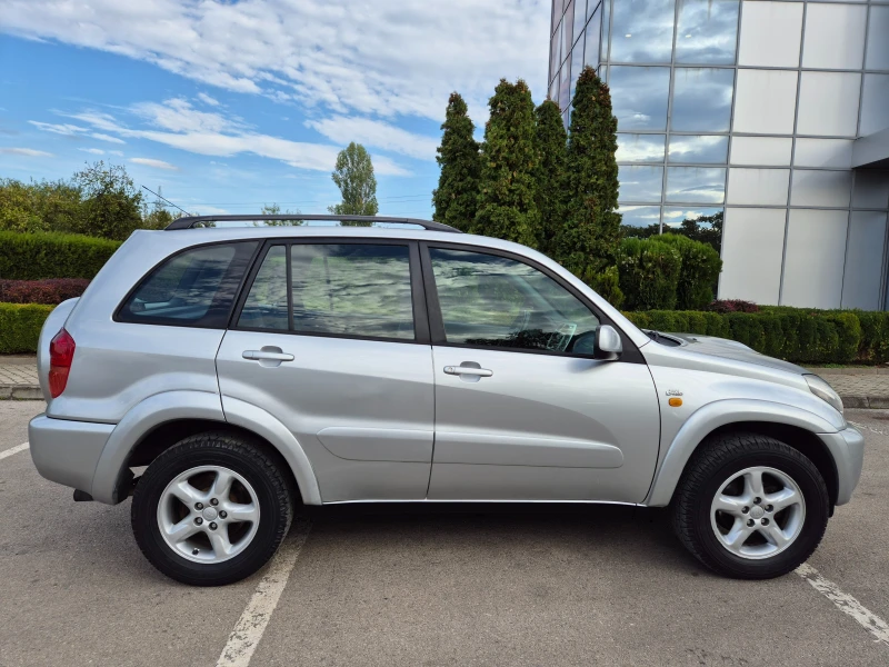 Toyota Rav4 2.0, снимка 6 - Автомобили и джипове - 47444187