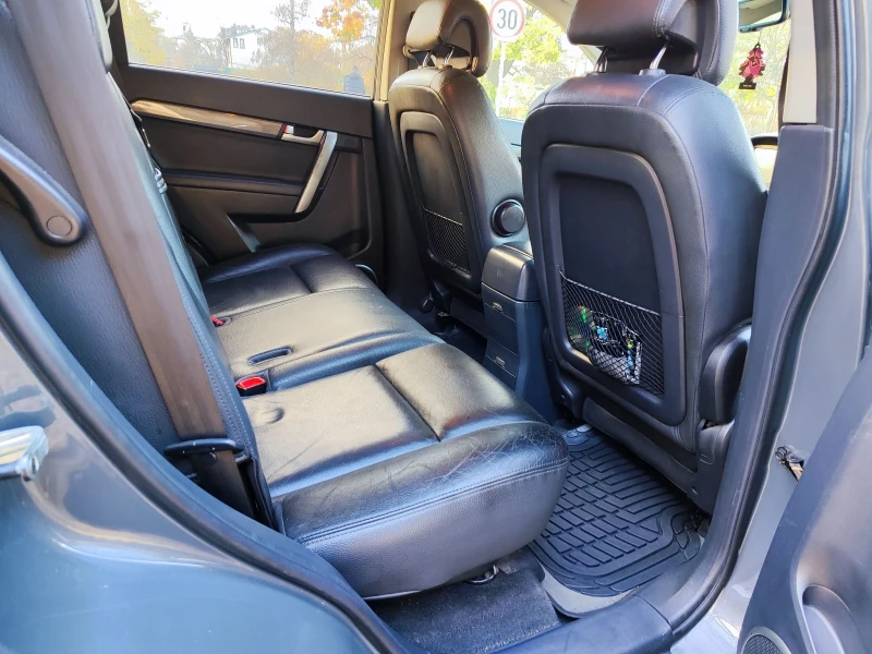 Chevrolet Captiva 2.0 VCDI 4x4 AUTOMAT, снимка 9 - Автомобили и джипове - 52543015