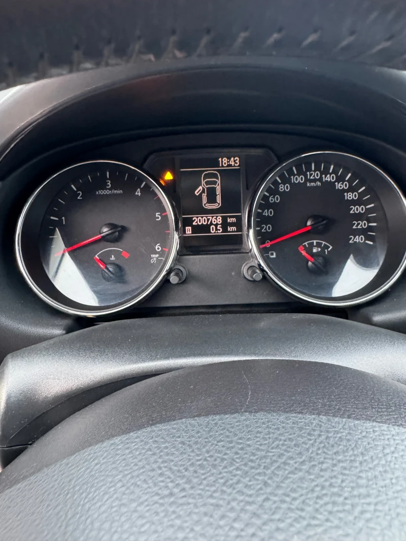 Nissan Qashqai 1.5, снимка 9 - Автомобили и джипове - 53277381