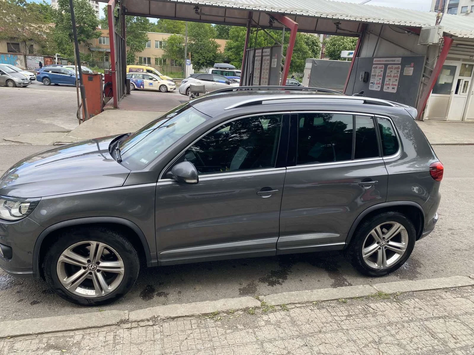 VW Tiguan R-Line - изображение 2