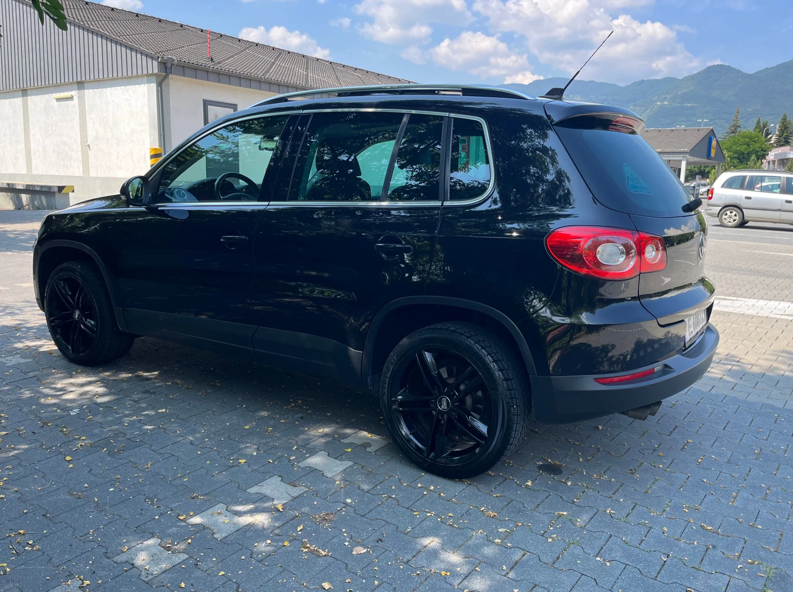 VW Tiguan VW Tiguan HIGHLINE AUT. NAVI - изображение 3