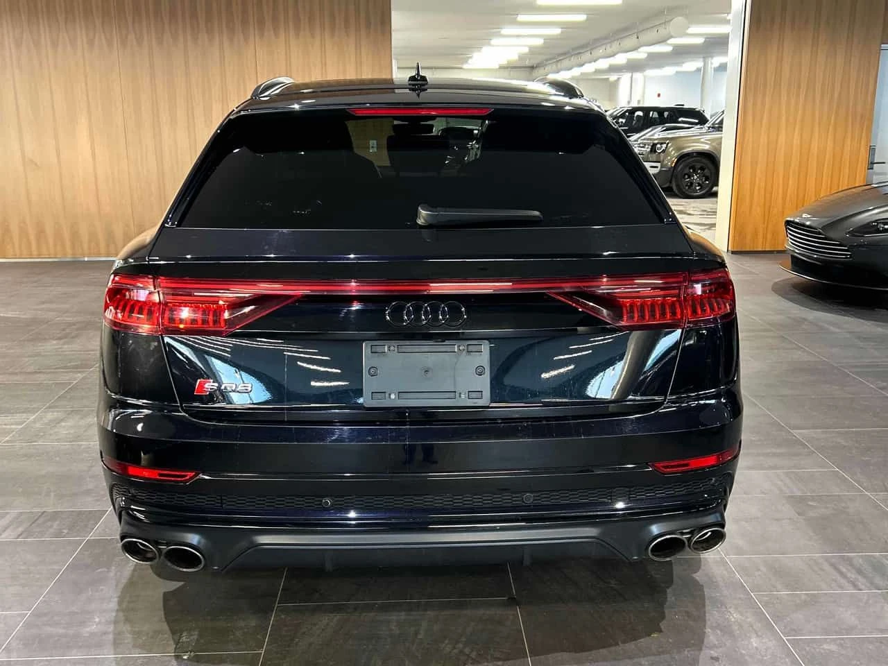 Audi SQ8 * 4.0 TFSI quattro * CARFAX * ЦЕНА ДО БГ, снимка 4 - Автомобили и джипове - 53740676