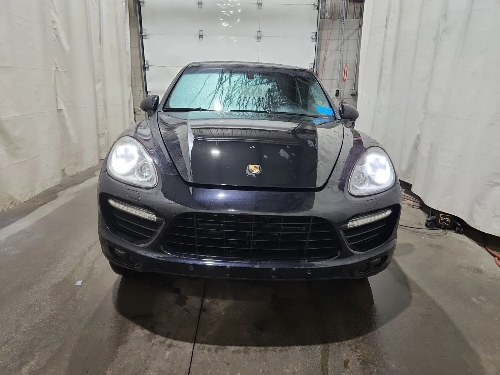 Porsche Cayenne  С РЕГИСТРАЦИЯ & АВТО КРЕДИТ , снимка 2 - Автомобили и джипове - 53951864