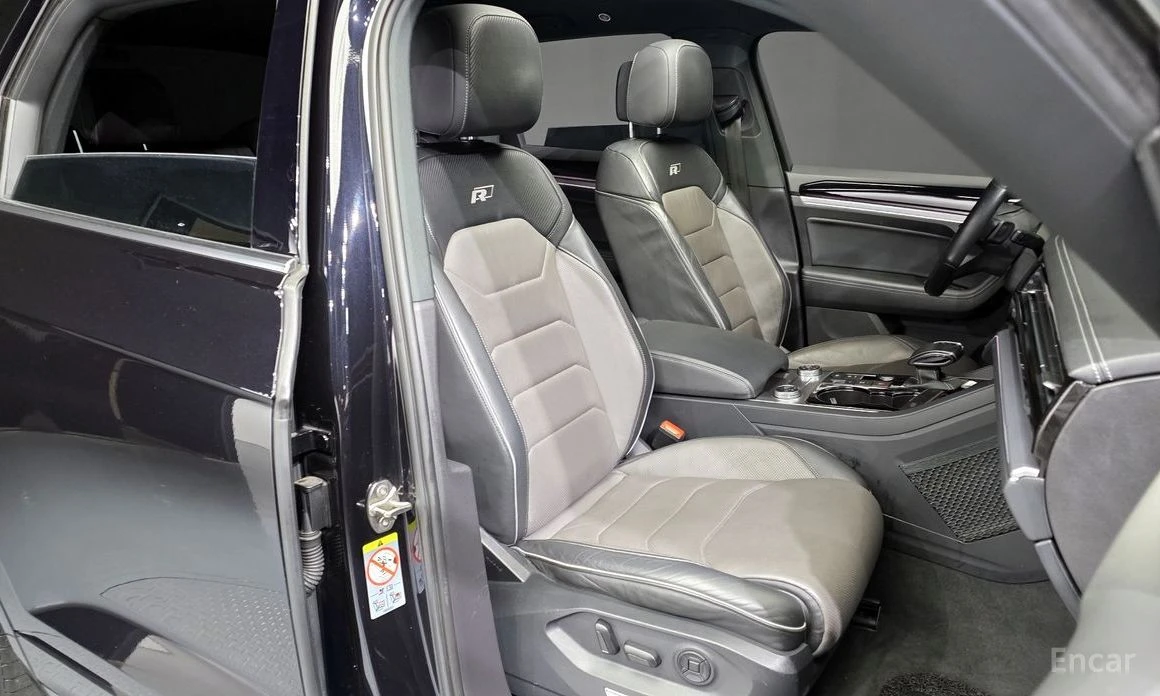 VW Touareg 3.0 TDI R-Line* Подгрев* Обдухване* Head up* , снимка 12 - Автомобили и джипове - 54069448