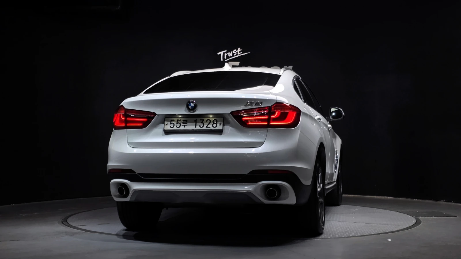 BMW X6 xDrive30d* HUD* 360* ЕЛ. БАГАЖНИК* КРАЙНА ЦЕНА, снимка 4 - Автомобили и джипове - 55340489