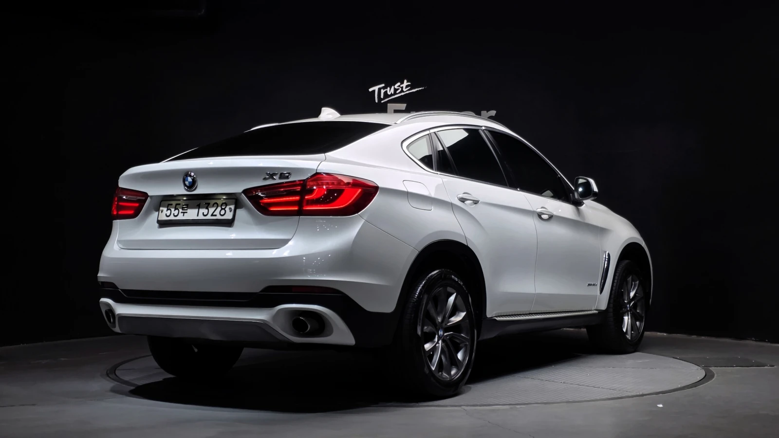 BMW X6 xDrive30d* HUD* 360* ЕЛ. БАГАЖНИК* КРАЙНА ЦЕНА, снимка 2 - Автомобили и джипове - 55340489