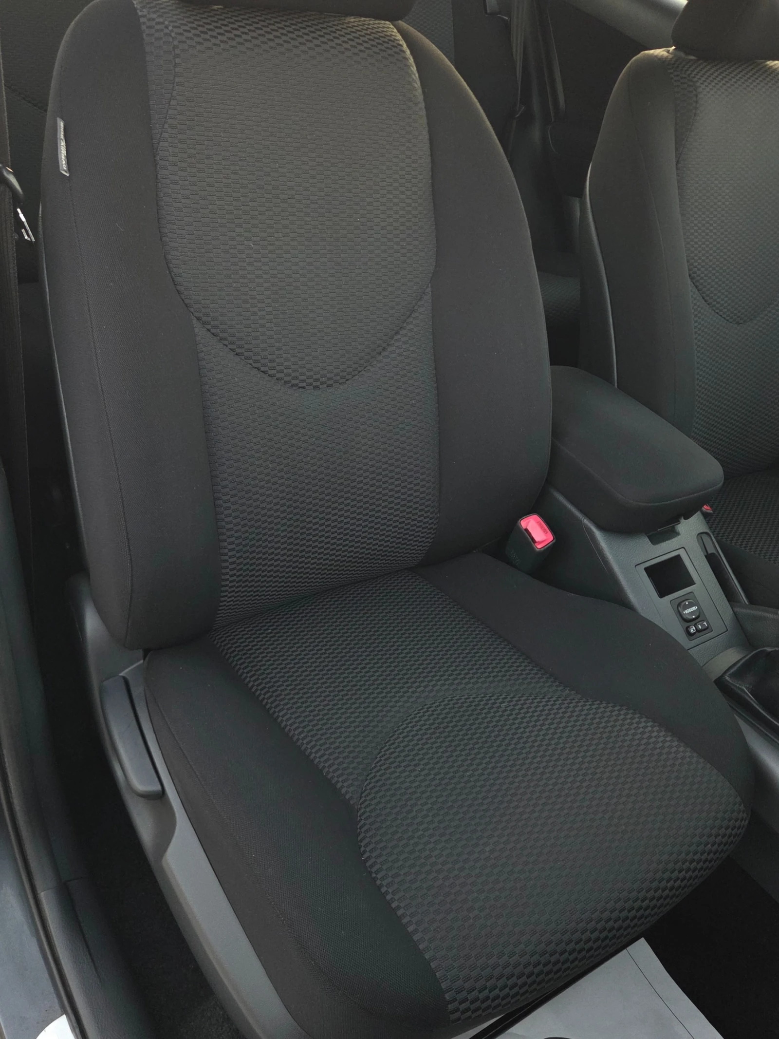 Toyota Rav4 2.2 D-4D/136 �.�/167 200 �� | Mobile.bg � ����������� 7