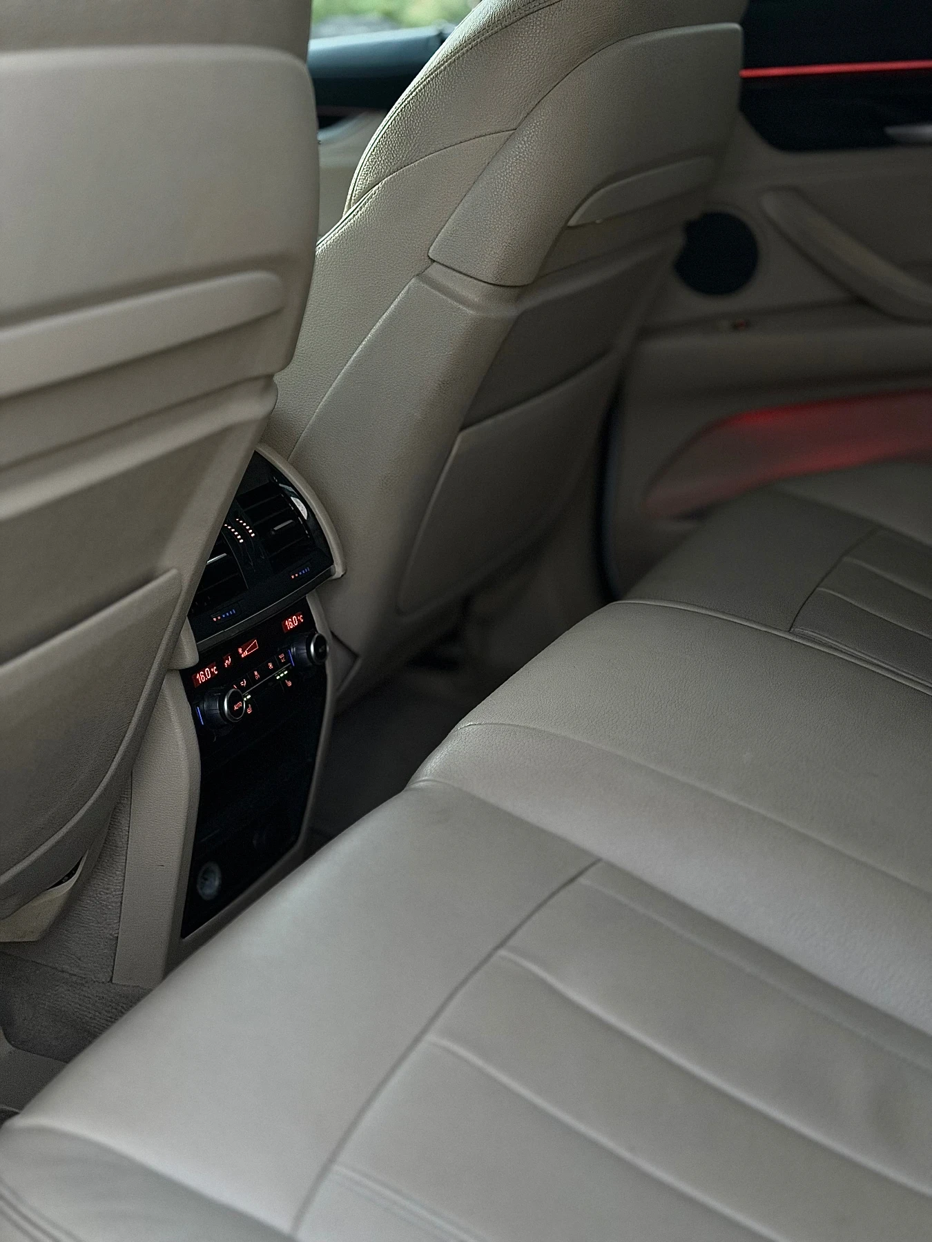 BMW X6 3.5i Бартер Лизинг Обслужен, снимка 16 - Автомобили и джипове - 56312949