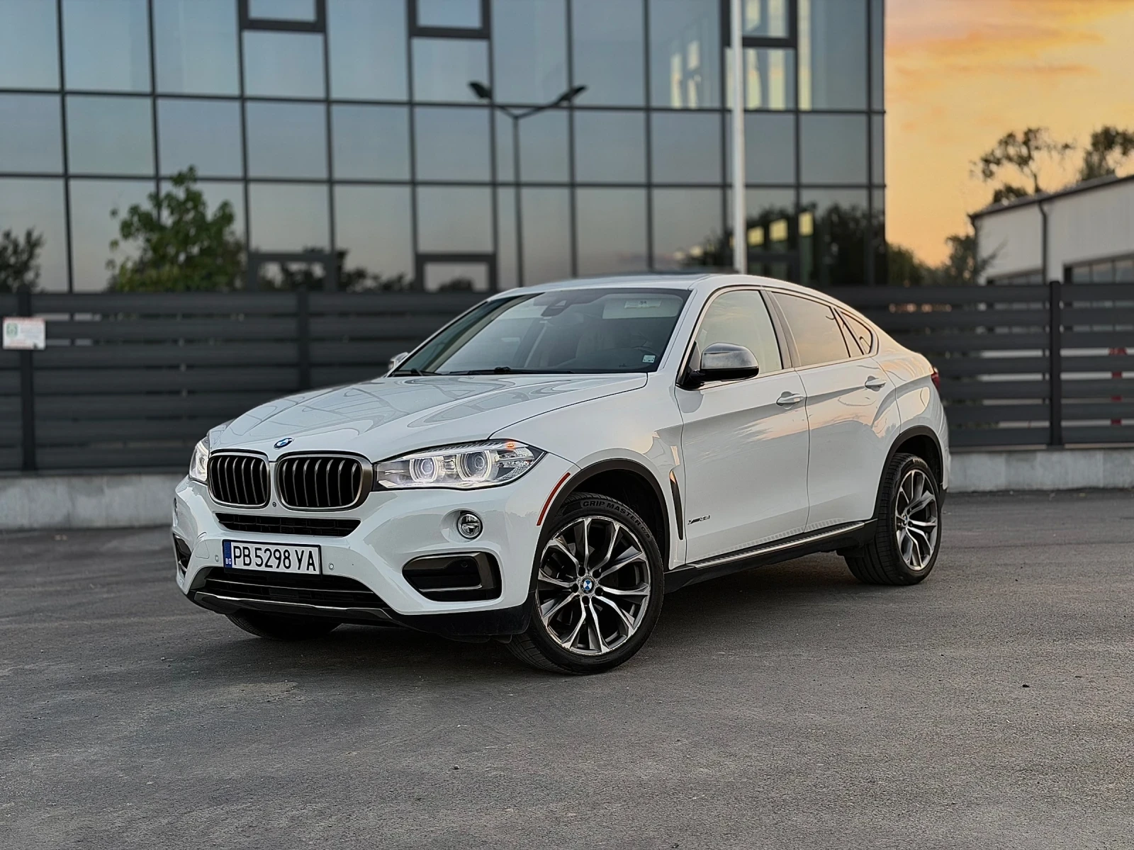BMW X6 3.5i Бартер Лизинг Обслужен, снимка 3 - Автомобили и джипове - 56312949