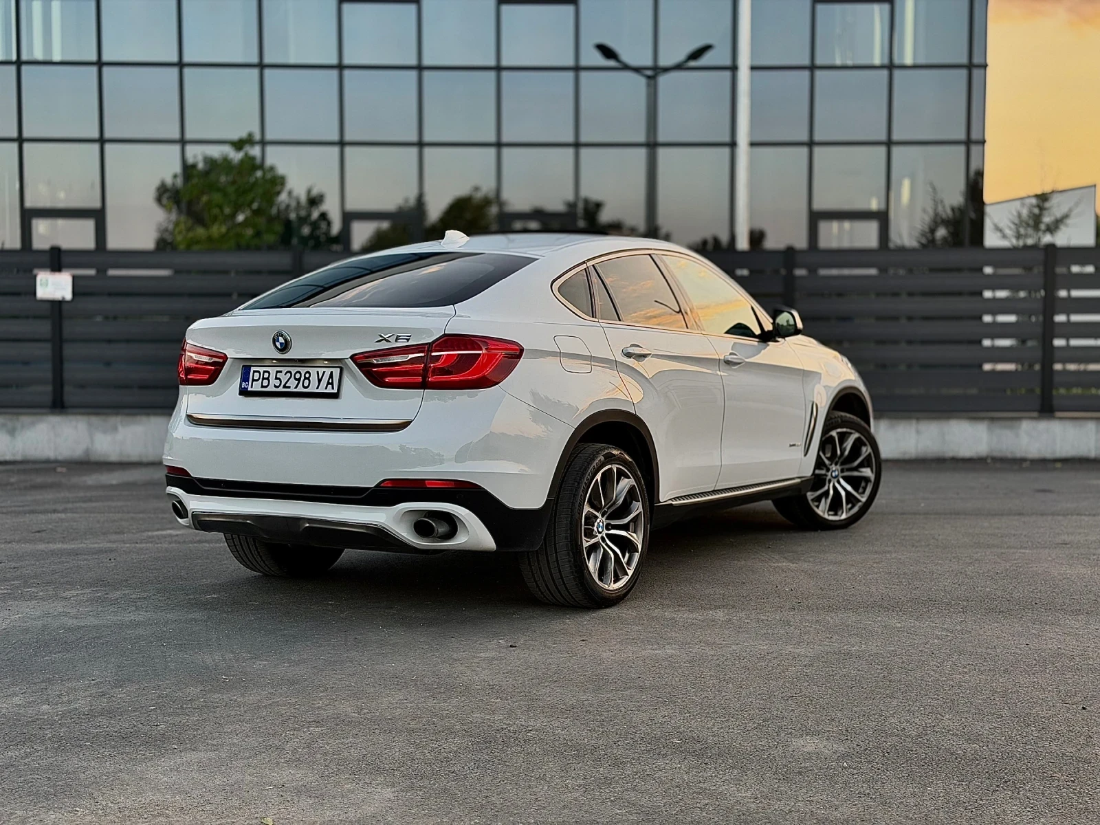 BMW X6 3.5i Бартер Лизинг Обслужен, снимка 11 - Автомобили и джипове - 56312949