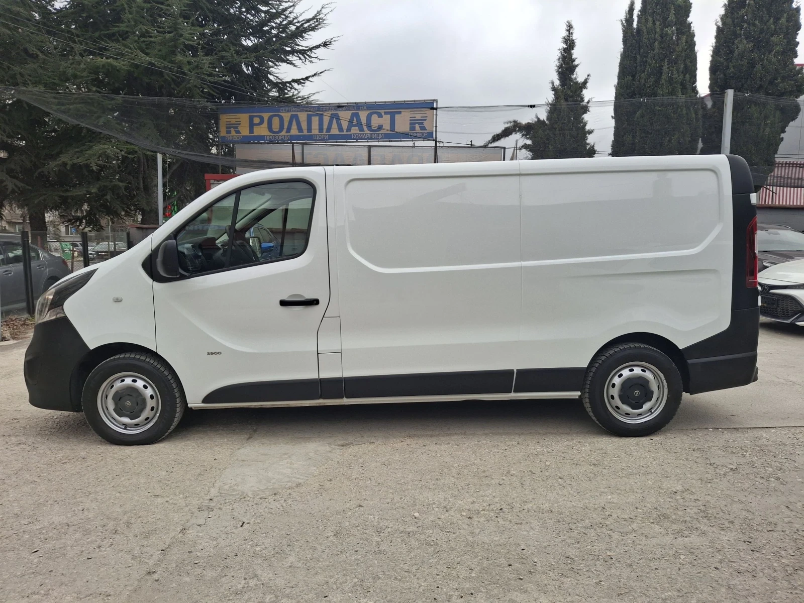Opel Vivaro 1.6cdti L2 хладилен, снимка 7 - Бусове и автобуси - 54152589