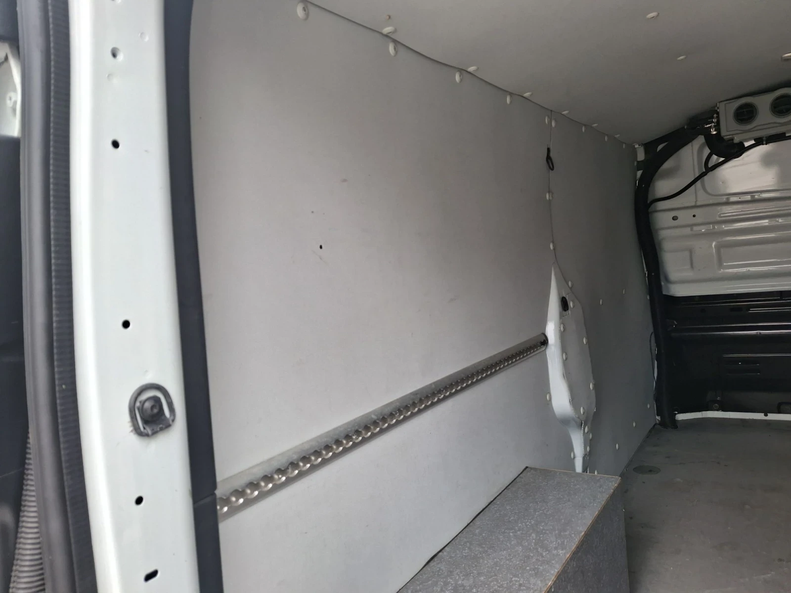 Opel Vivaro 1.6cdti L2 хладилен, снимка 14 - Бусове и автобуси - 54152589