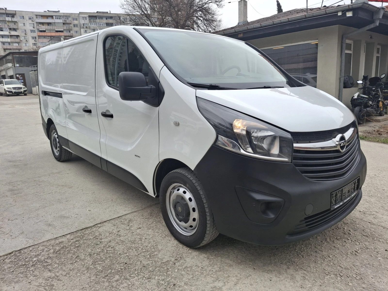 Opel Vivaro 1.6cdti L2 хладилен, снимка 3 - Бусове и автобуси - 54152589