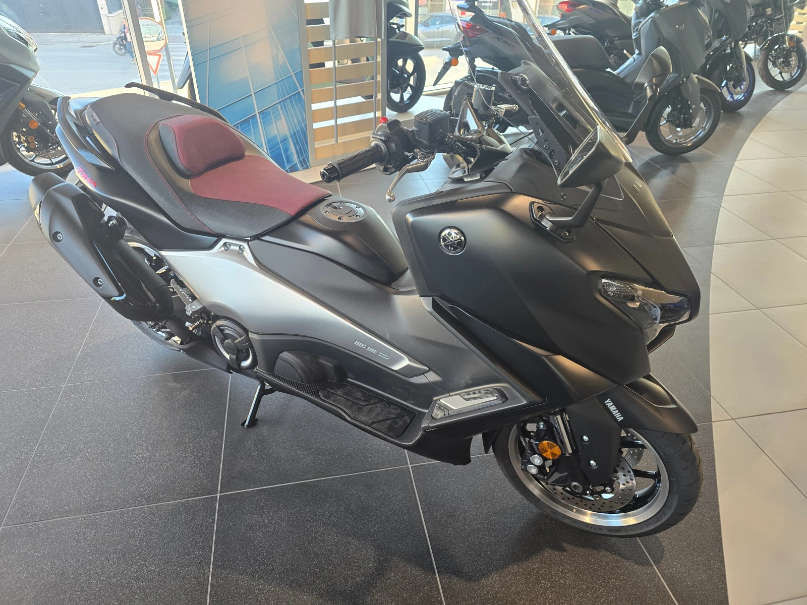 Yamaha T-max 560 Black Max 2026
