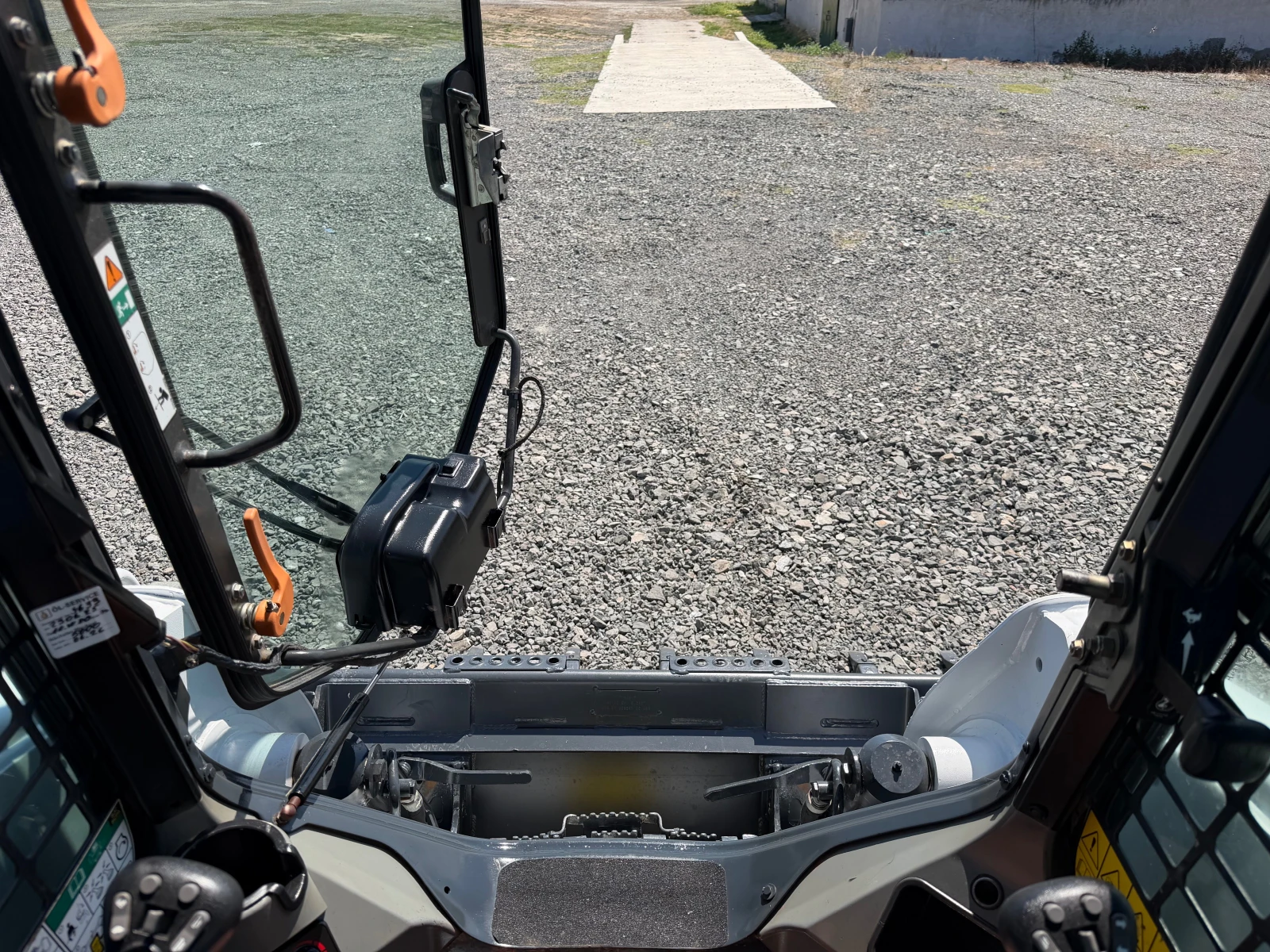 Мини челни товарачи Bobcat T650 HF С КОФА И ВИЛИЦИ ЛИЗИНГ, снимка 16 - Индустриална техника - 54230004