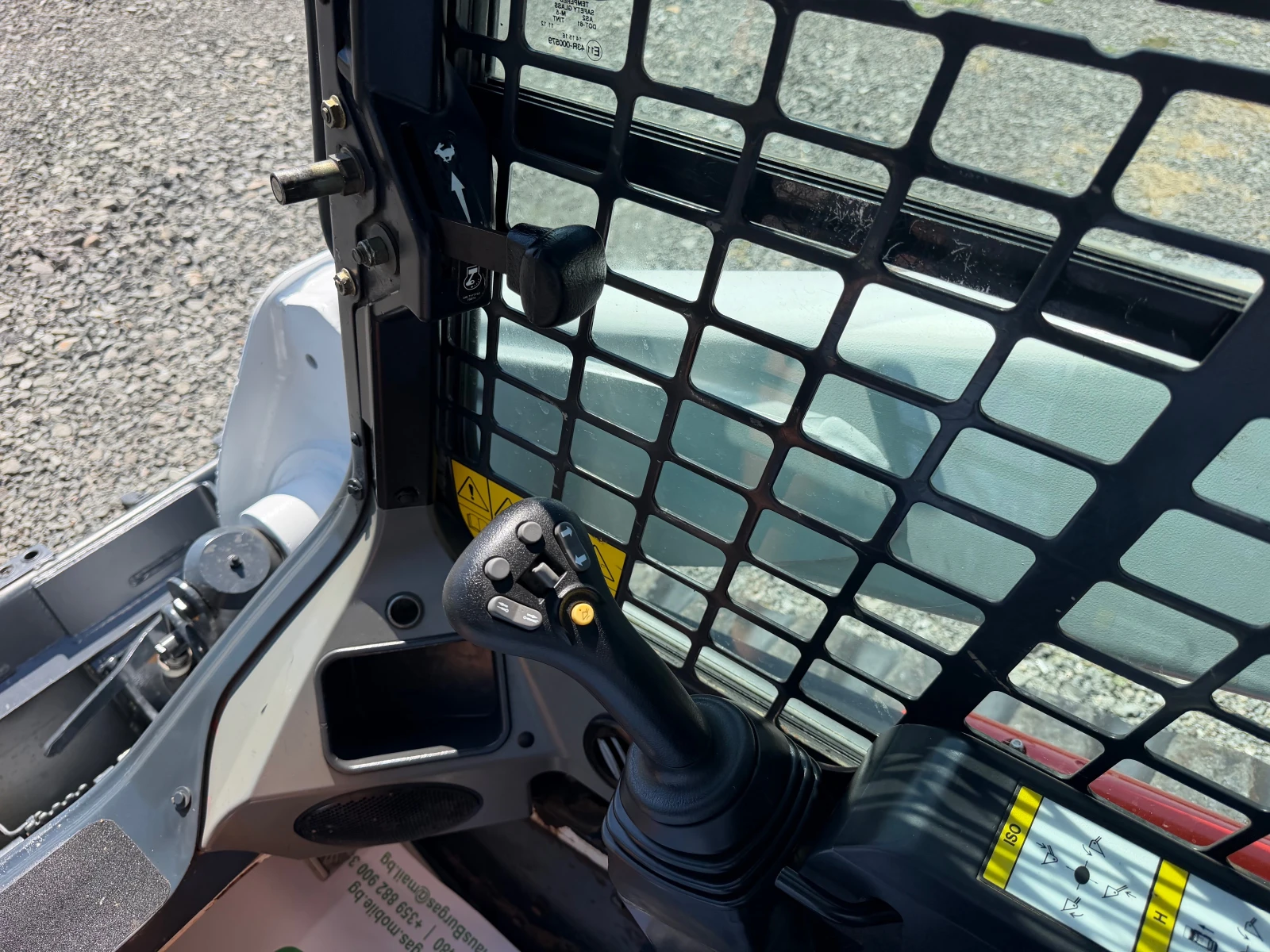 Мини челни товарачи Bobcat T650 HF С КОФА И ВИЛИЦИ ЛИЗИНГ, снимка 15 - Индустриална техника - 54230004
