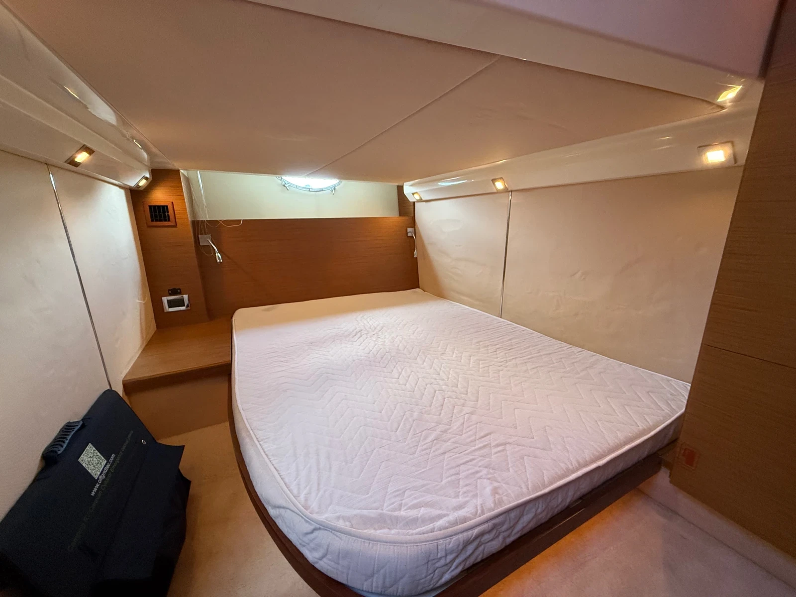 Моторна яхта Atlantis Azimut Atlantis 35 - изображение 7