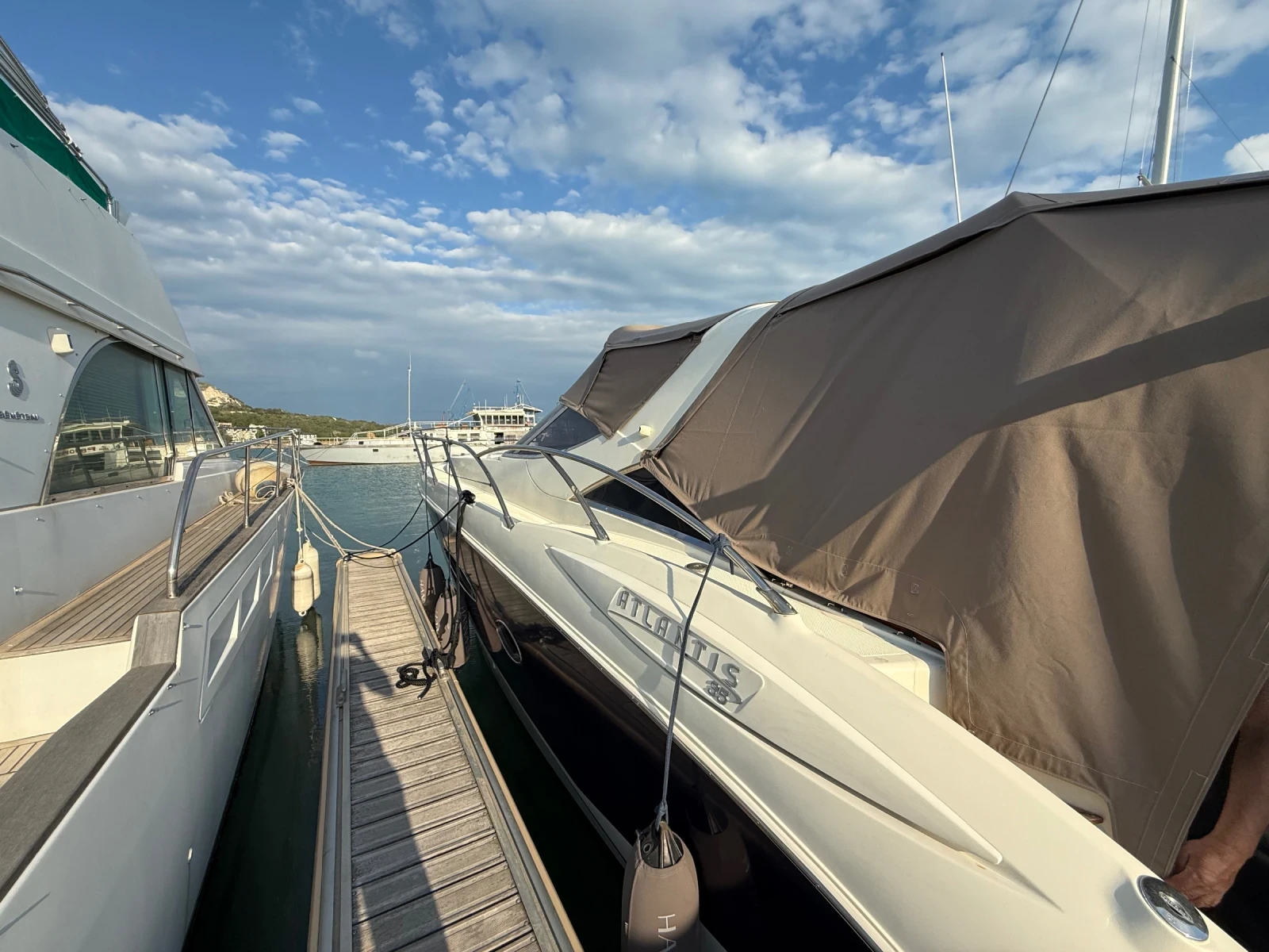 Моторна яхта Atlantis Azimut Atlantis 35 - изображение 2