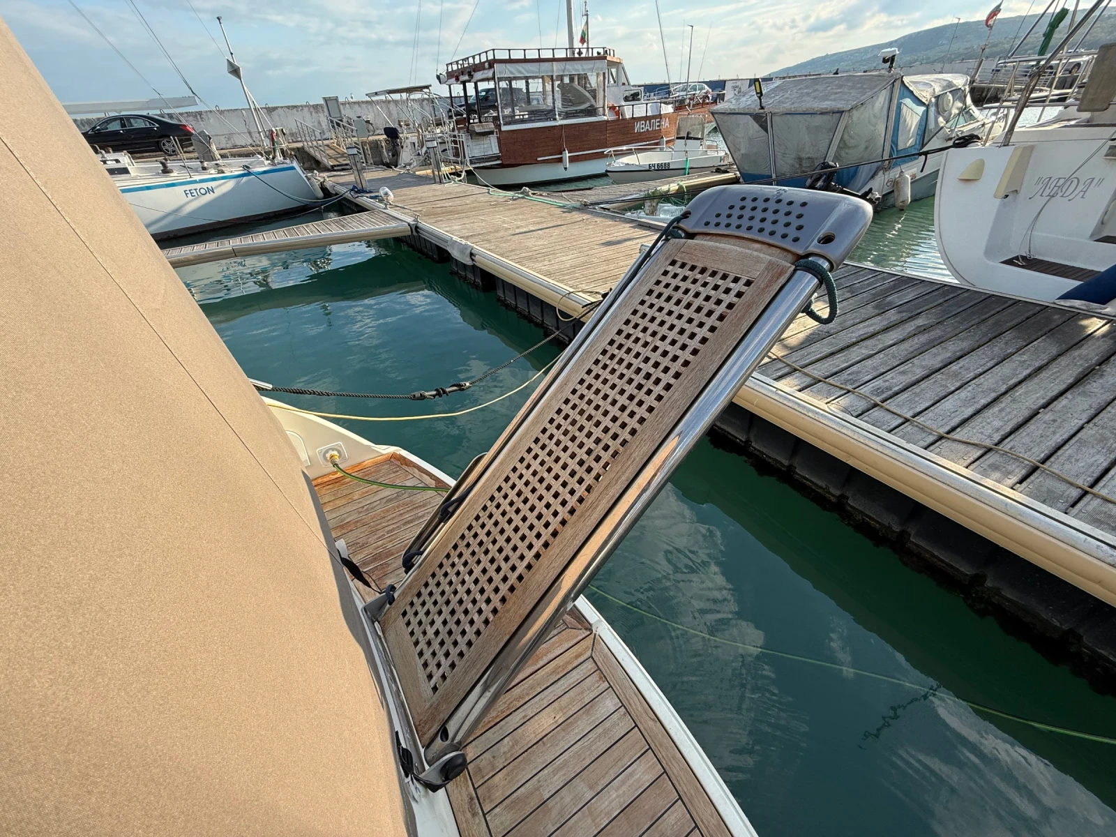 Моторна яхта Atlantis Azimut Atlantis 35 - изображение 3