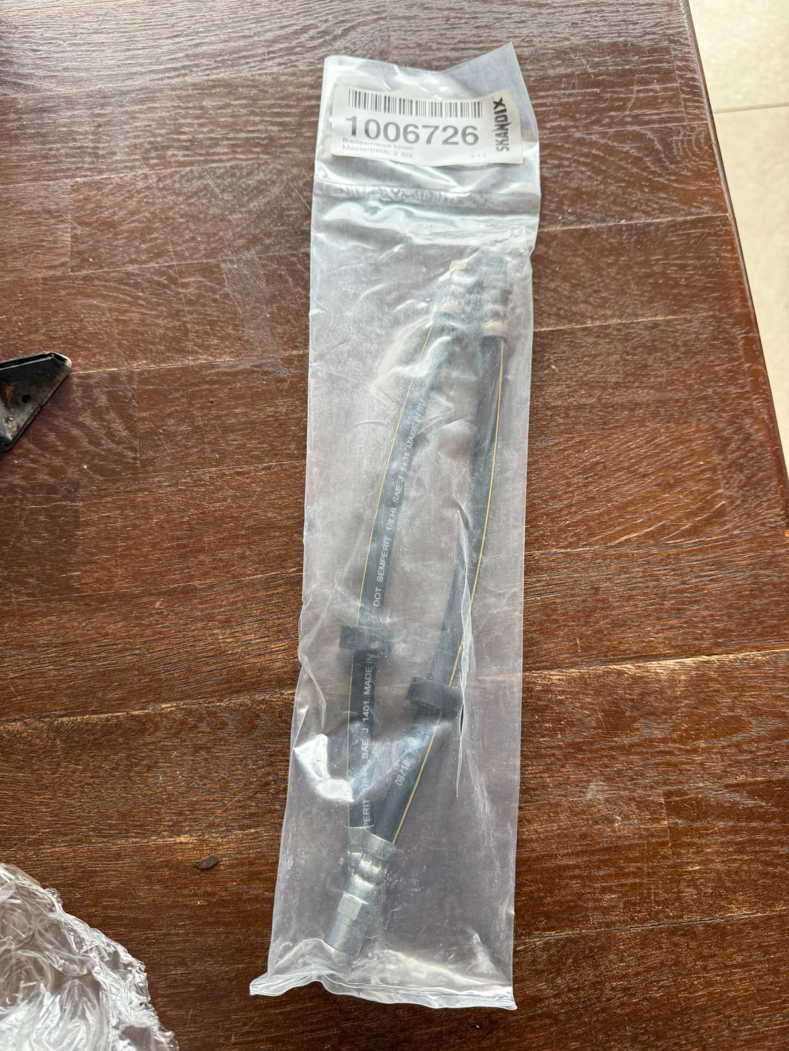 2 Нови задни спирачни маркучи Volvo XC70, V70, S60