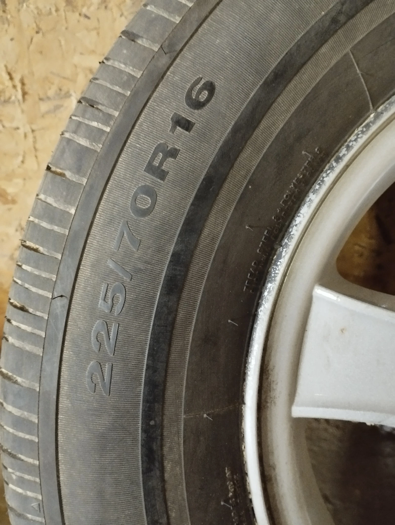 Гуми с джанти Kumho 225/70R16, снимка 2 - Гуми и джанти - 54366863