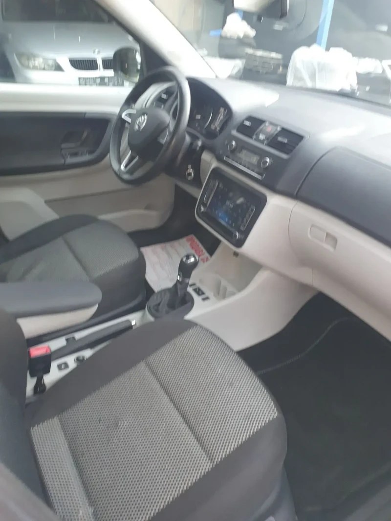 Skoda Roomster Scuot AUT NNAVI PANORAMA KAMERA, снимка 8 - Автомобили и джипове - 52662720