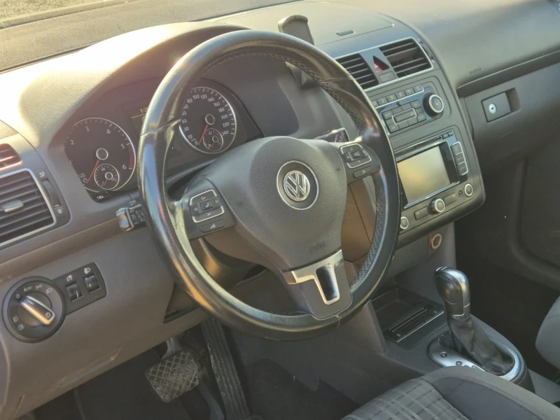 VW Touran CROSS  2.0 TDI, снимка 8 - Автомобили и джипове - 52824746