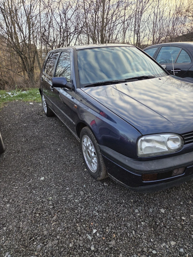 VW Golf, снимка 3 - Автомобили и джипове - 53102741