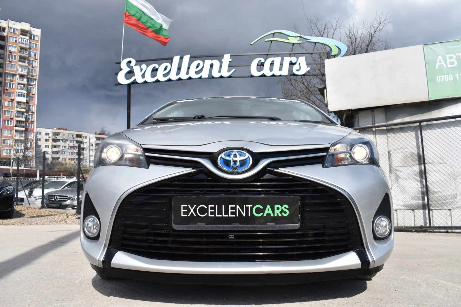 Toyota Yaris 1.5i* AUTOMAT* HYBRID - изображение 6