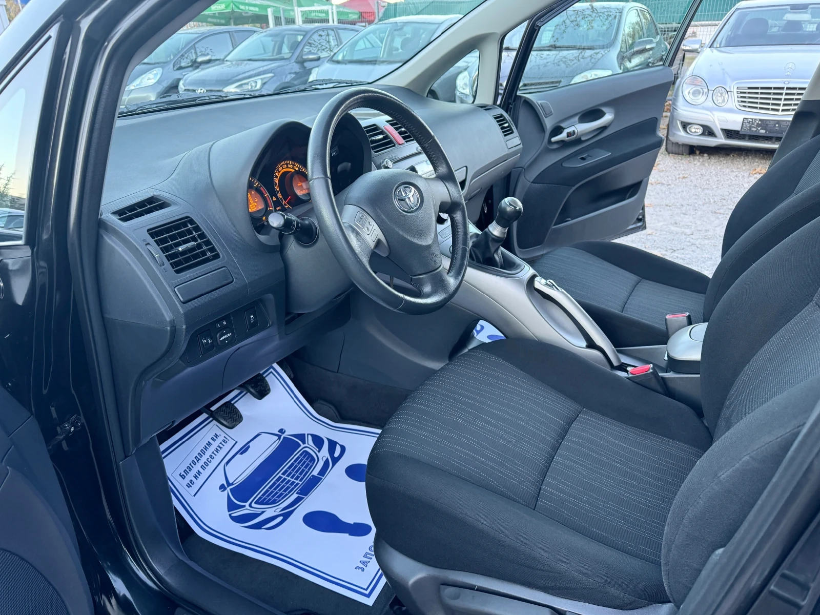 Toyota Auris 1.6i Swiss Edition - изображение 9