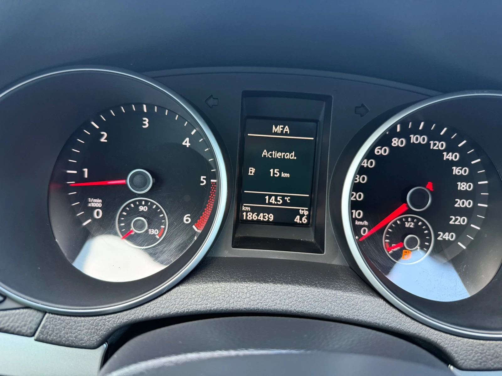 VW Golf 1.6TDI - изображение 9