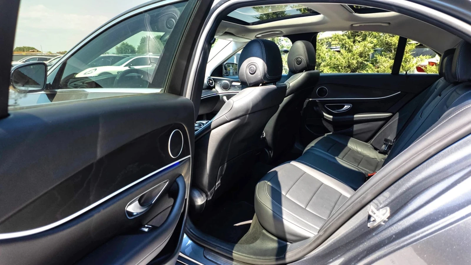 Mercedes-Benz E 220 D FULL AMG LINE   100% | Mobile.bg   16