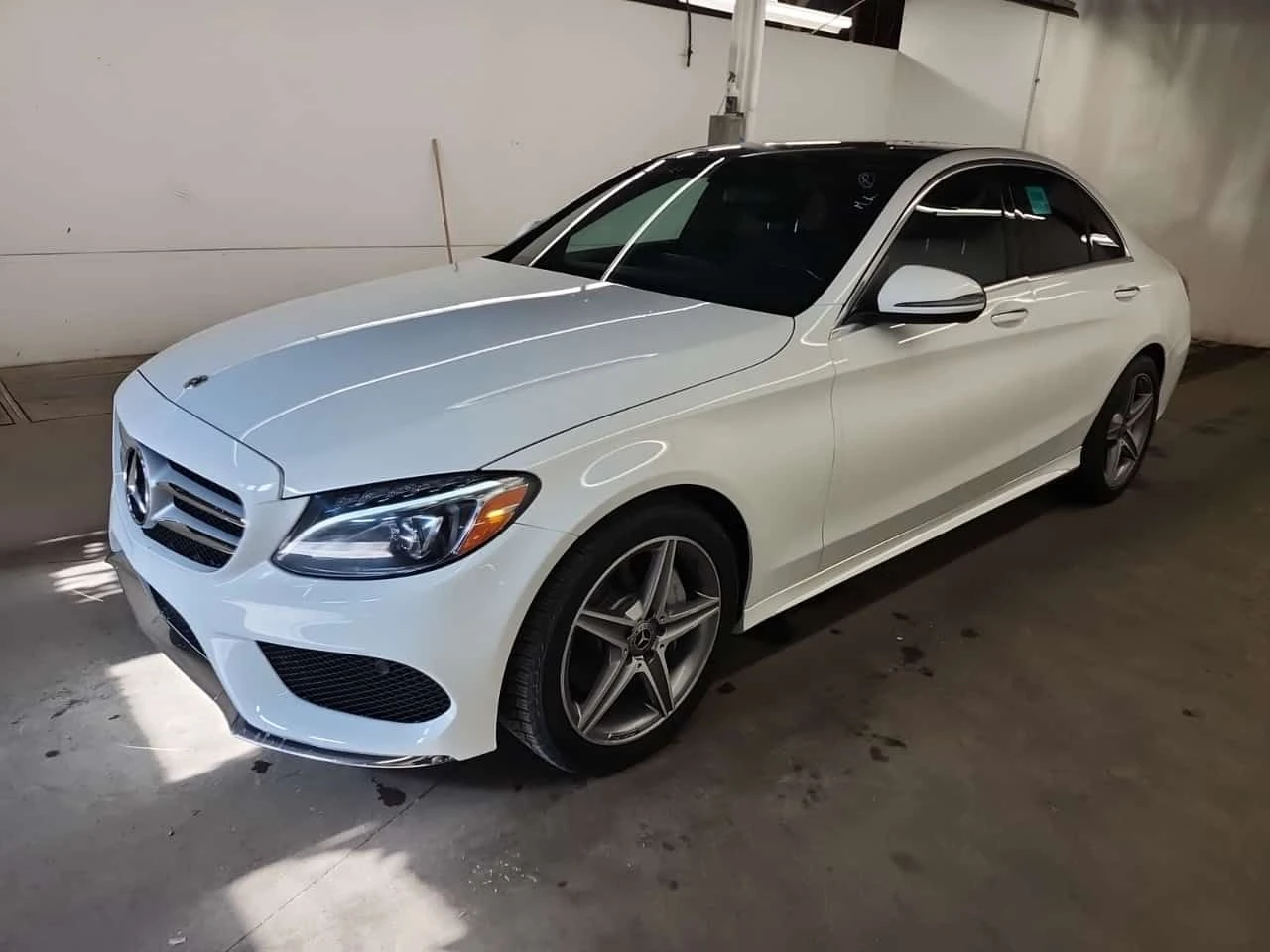 Mercedes-Benz C 300 4MATIC | AMG | PANO | AMBIENT | KEYLESS |  | Mobile.bg � ����������� 1