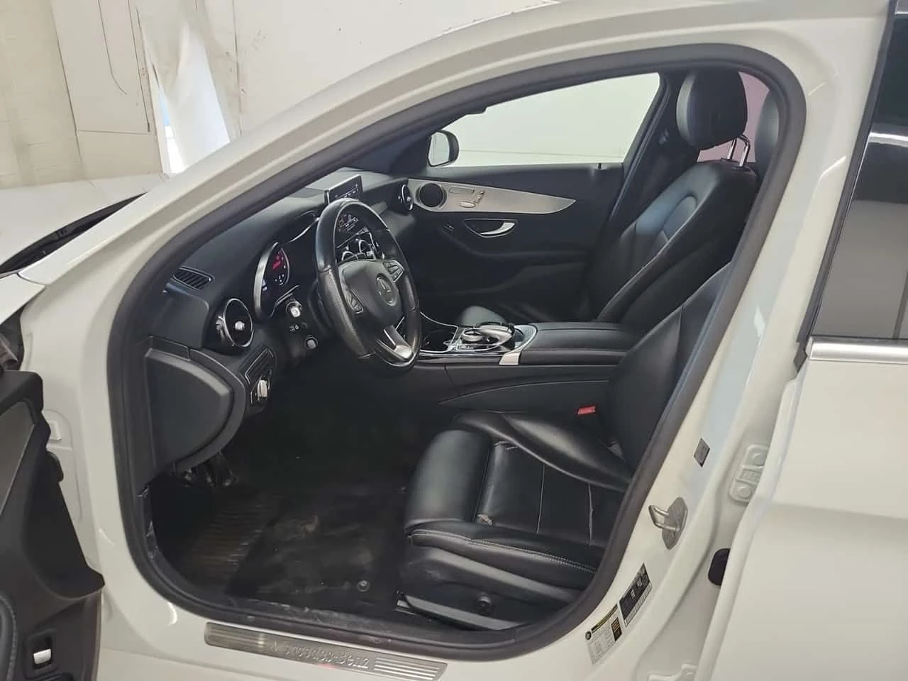 Mercedes-Benz C 300 4MATIC | AMG | PANO | AMBIENT | KEYLESS |  | Mobile.bg � ����������� 5