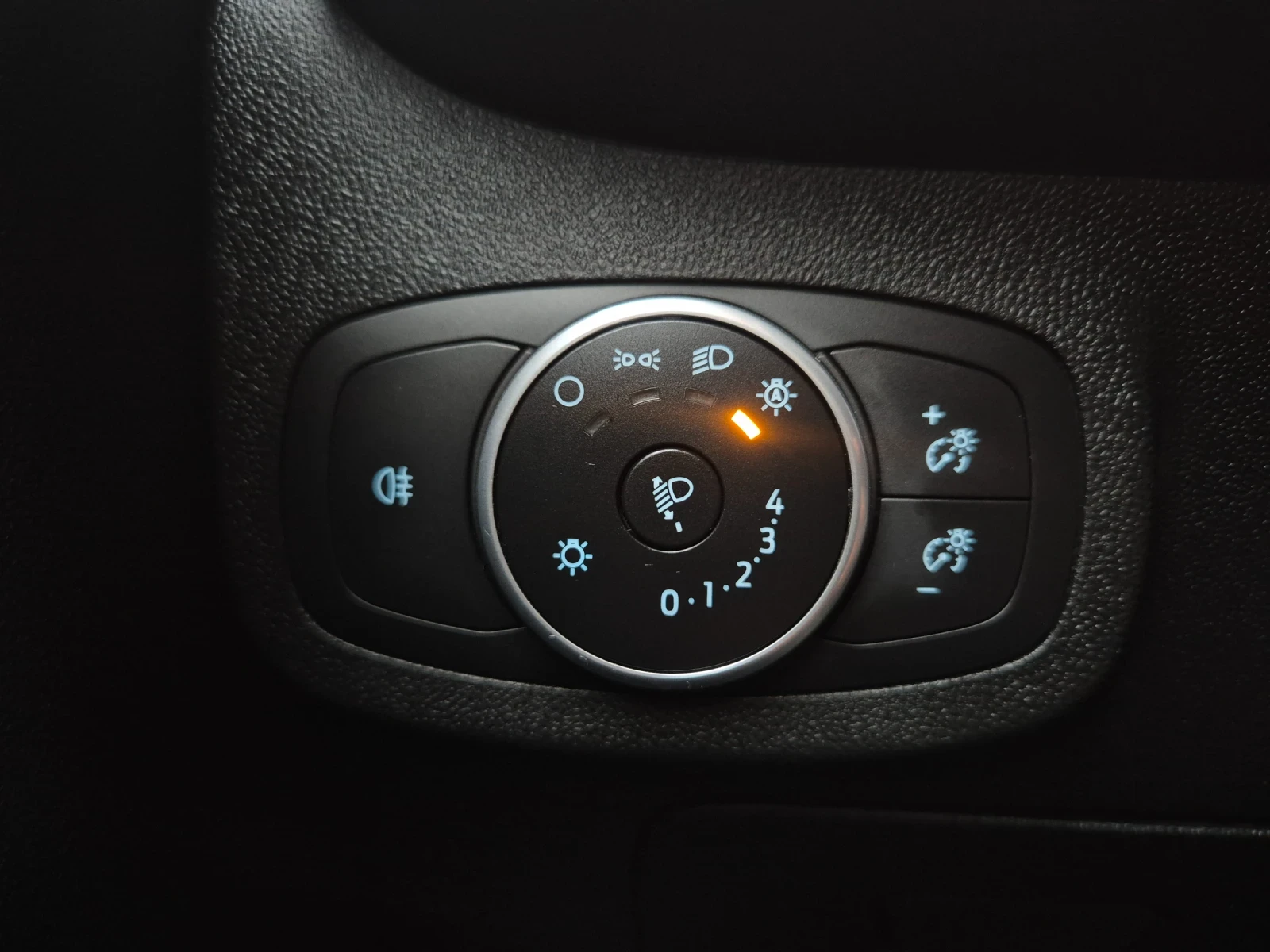 Ford Fiesta 1.0 EcoBoost , снимка 7 - Автомобили и джипове - 53897335