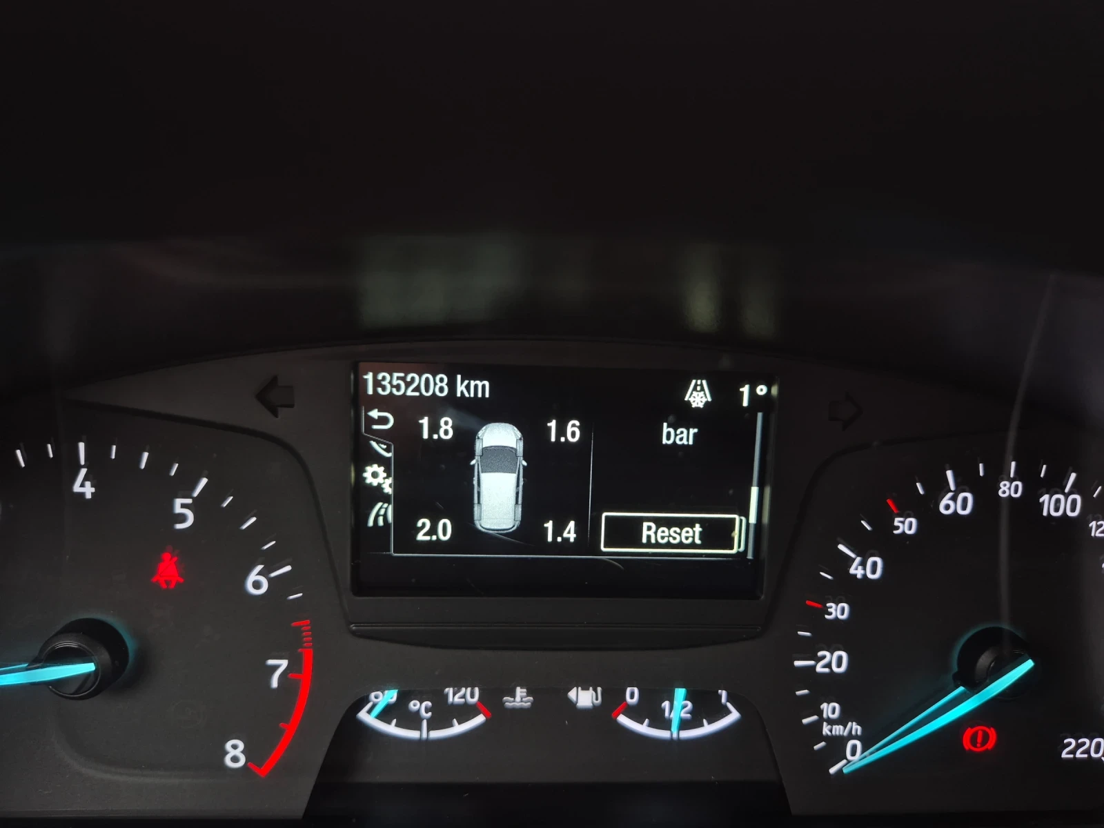 Ford Fiesta 1.0 EcoBoost , снимка 9 - Автомобили и джипове - 53897335