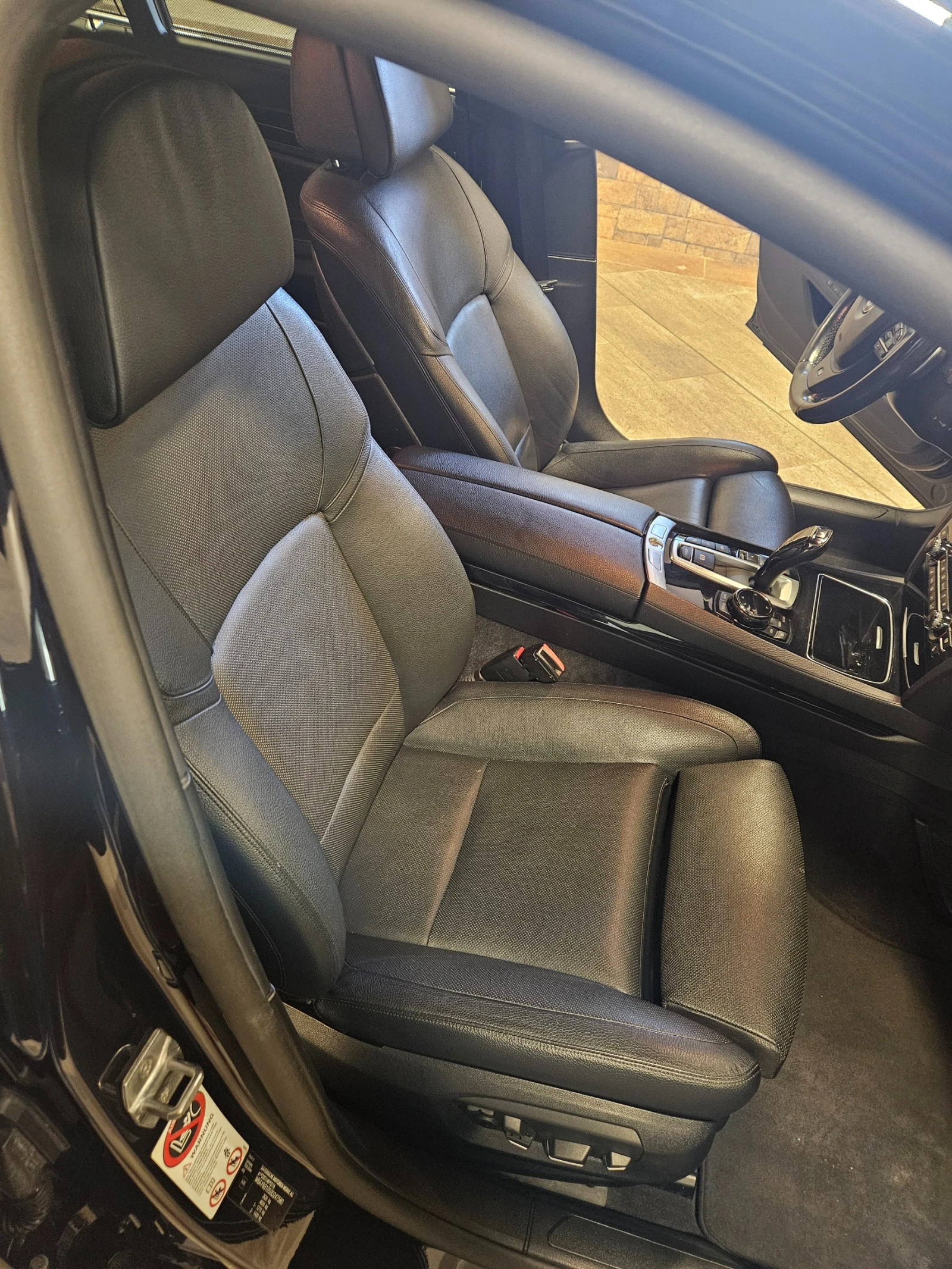 BMW 750 M Sport Package , Night vision, снимка 10 - Автомобили и джипове - 54328352