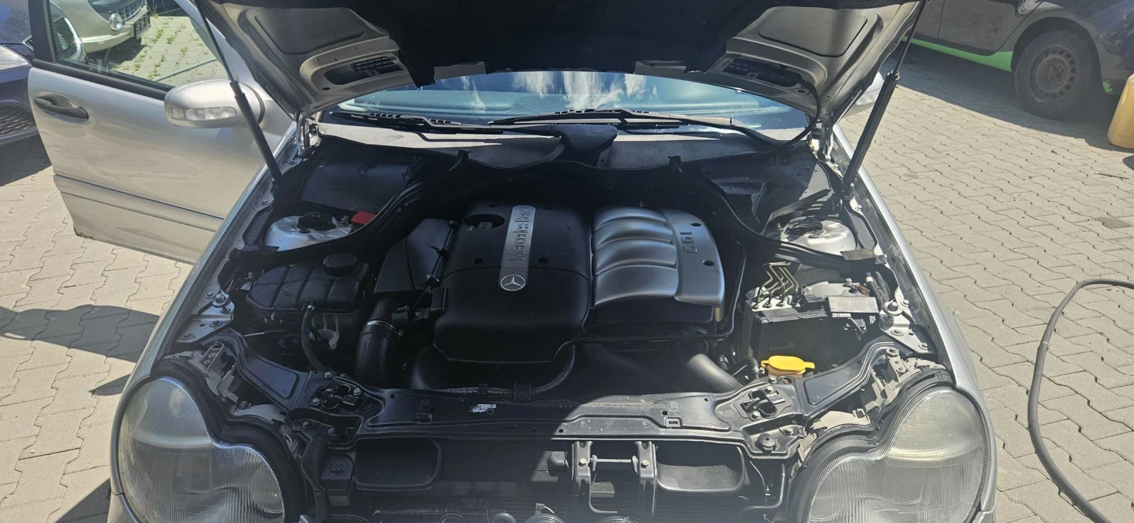 Mercedes-Benz C 220, снимка 3 - Автомобили и джипове - 54821838