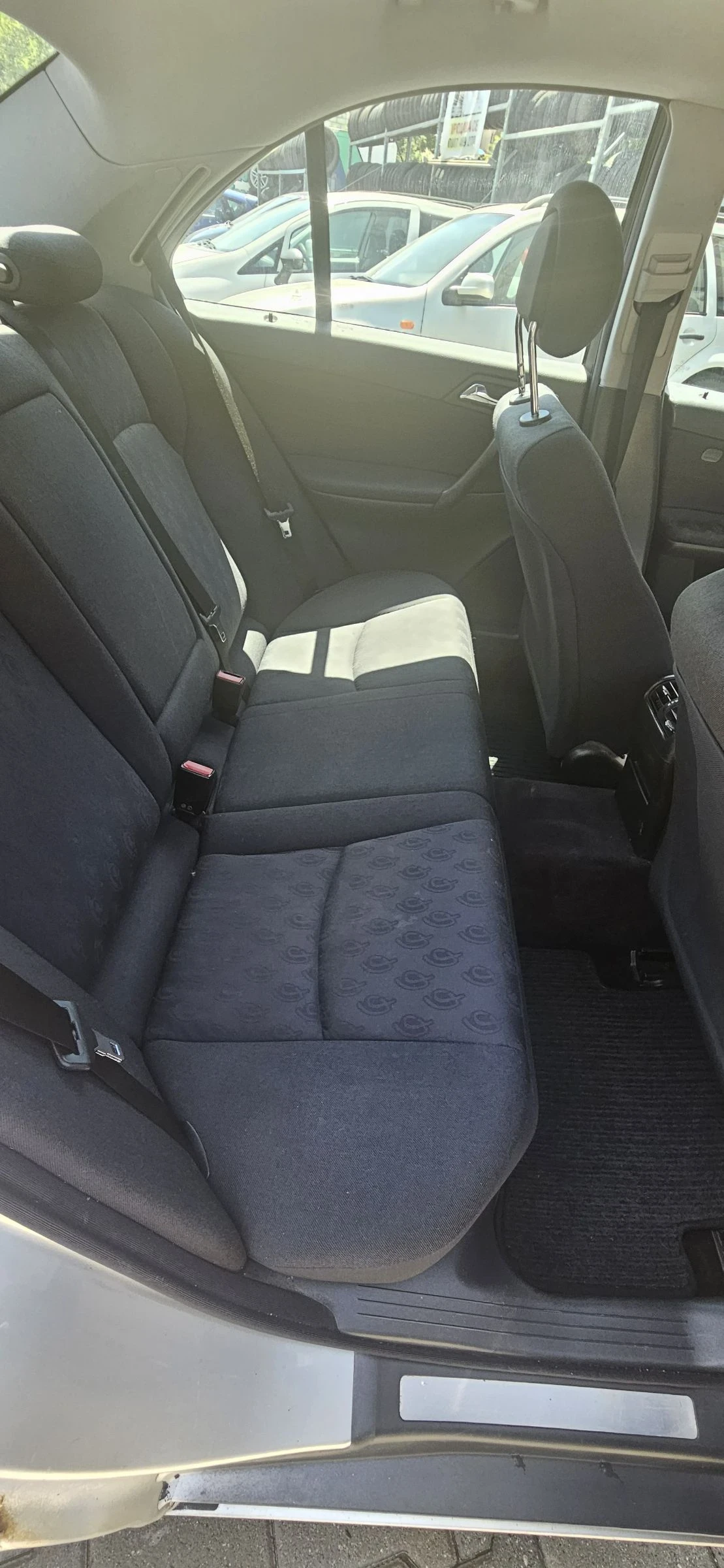 Mercedes-Benz C 220, снимка 11 - Автомобили и джипове - 54821838