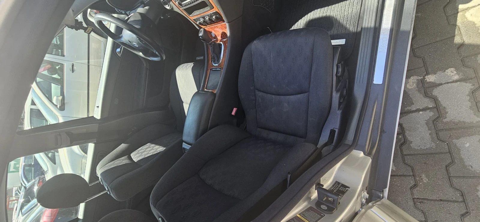 Mercedes-Benz C 220, снимка 8 - Автомобили и джипове - 54821838