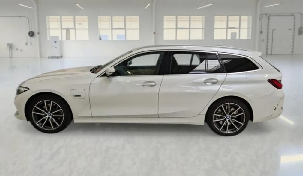 BMW 330 e xDrive Touring Msport, снимка 3 - Автомобили и джипове - 54778454