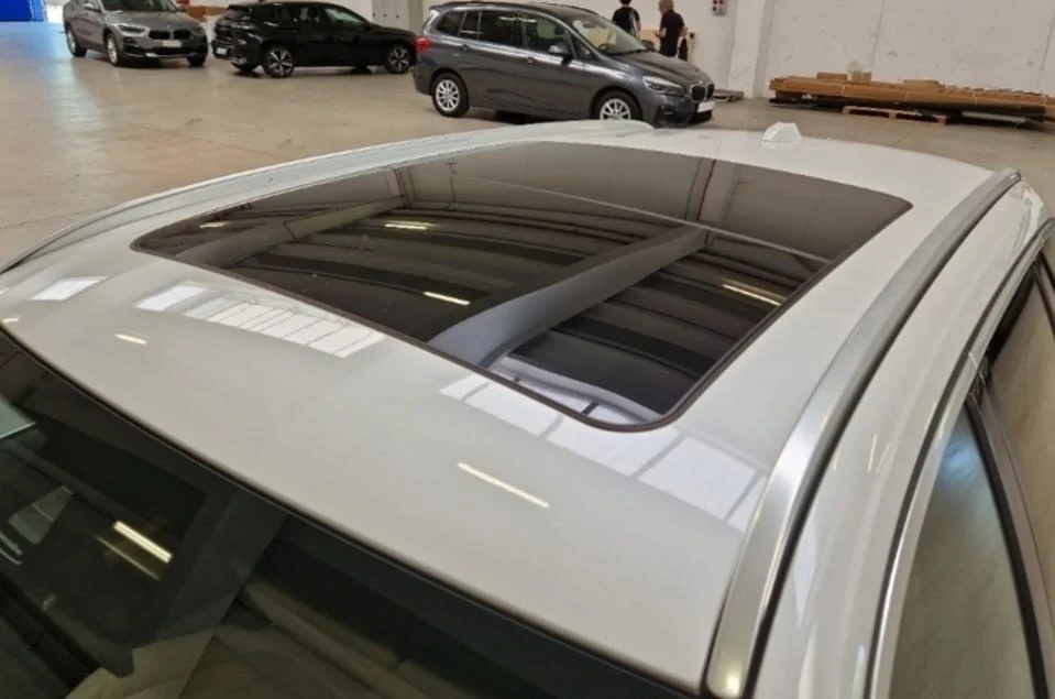 BMW 330 e xDrive Touring Msport, снимка 5 - Автомобили и джипове - 54778454