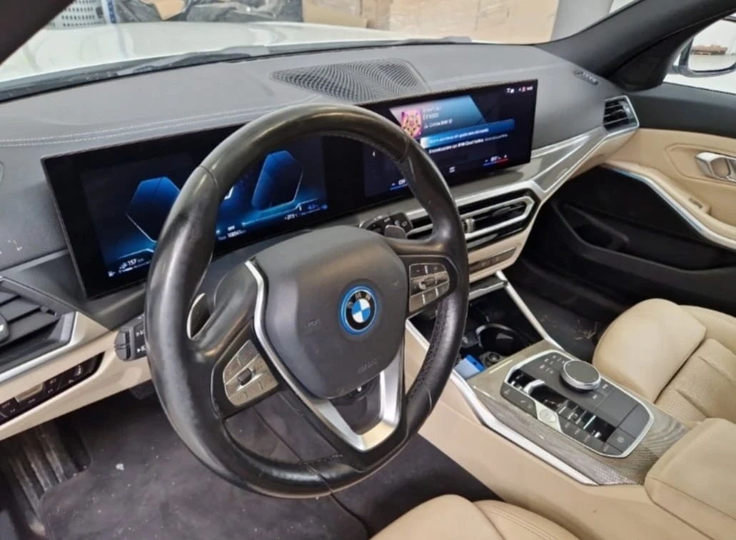 BMW 330 e xDrive Touring Msport, снимка 9 - Автомобили и джипове - 54778454