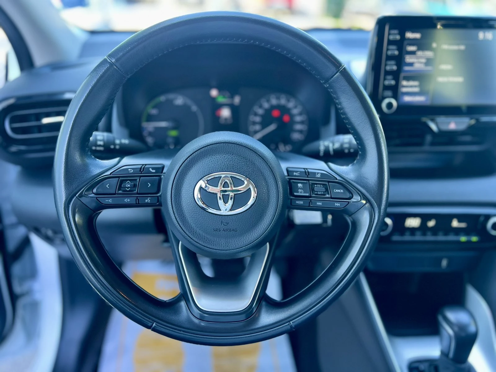 Toyota Yaris Hybird / 1.5 / 116 �.�. / e-CVT | Mobile.bg � ����������� 11