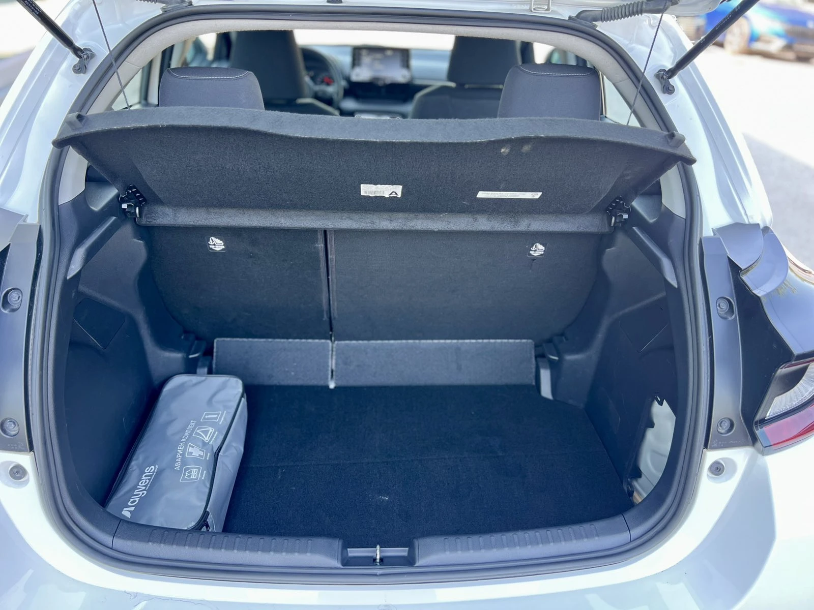Toyota Yaris Hybird / 1.5 / 116 �.�. / e-CVT | Mobile.bg � ����������� 16