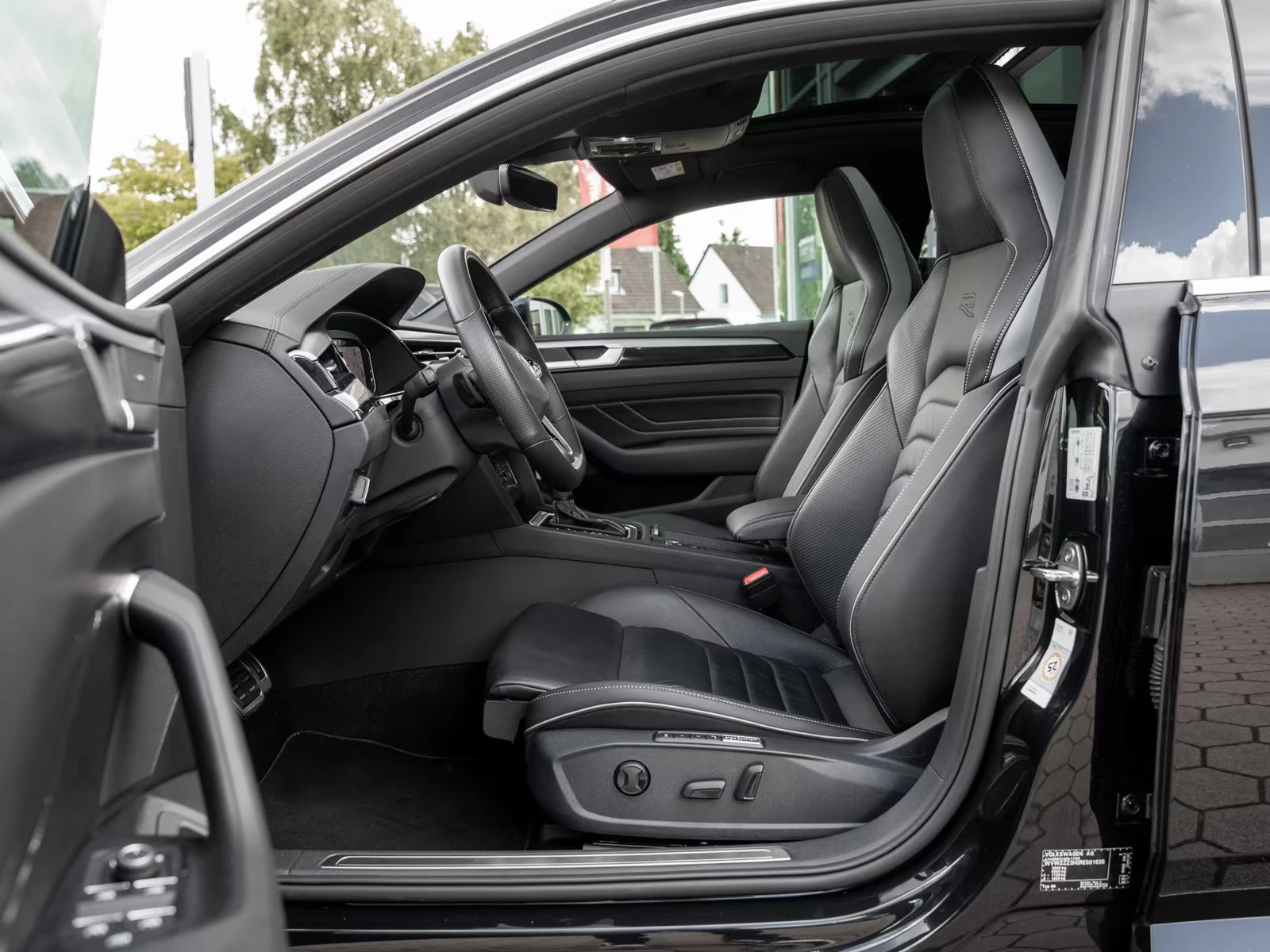 VW Arteon R-LINE/193HP/4X4/NAVIPRO/QLIGHT/CAM/PANO/611z | Mobile.bg � ����������� 9