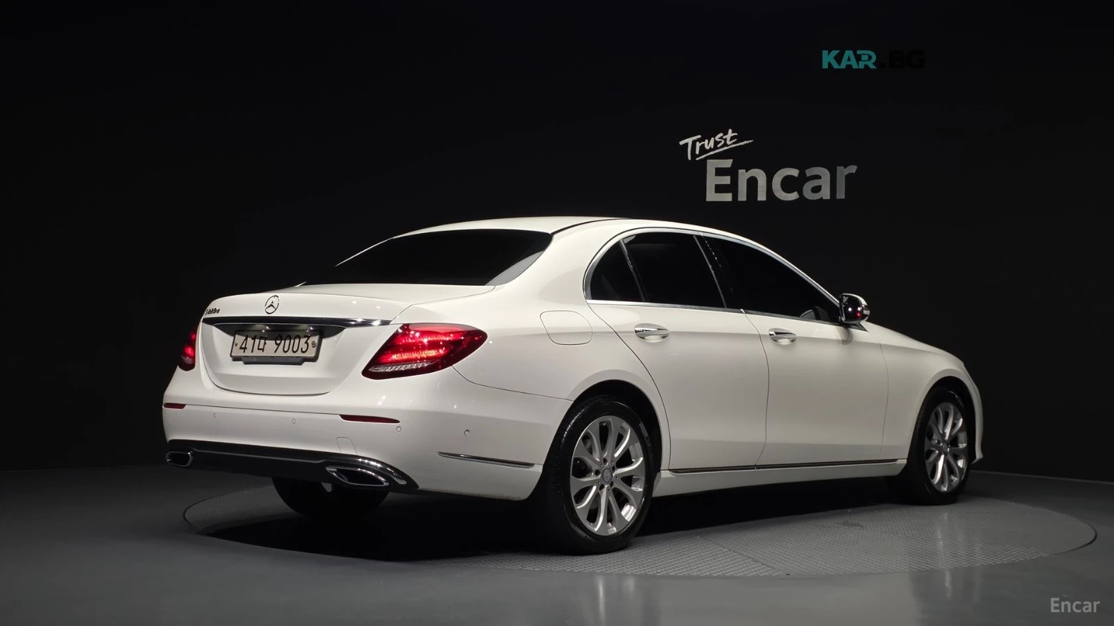 Mercedes-Benz E 220 Exclusive* HUD* КОЖА* НАВИ* ПАНО* КАМЕРА, снимка 2 - Автомобили и джипове - 55832276
