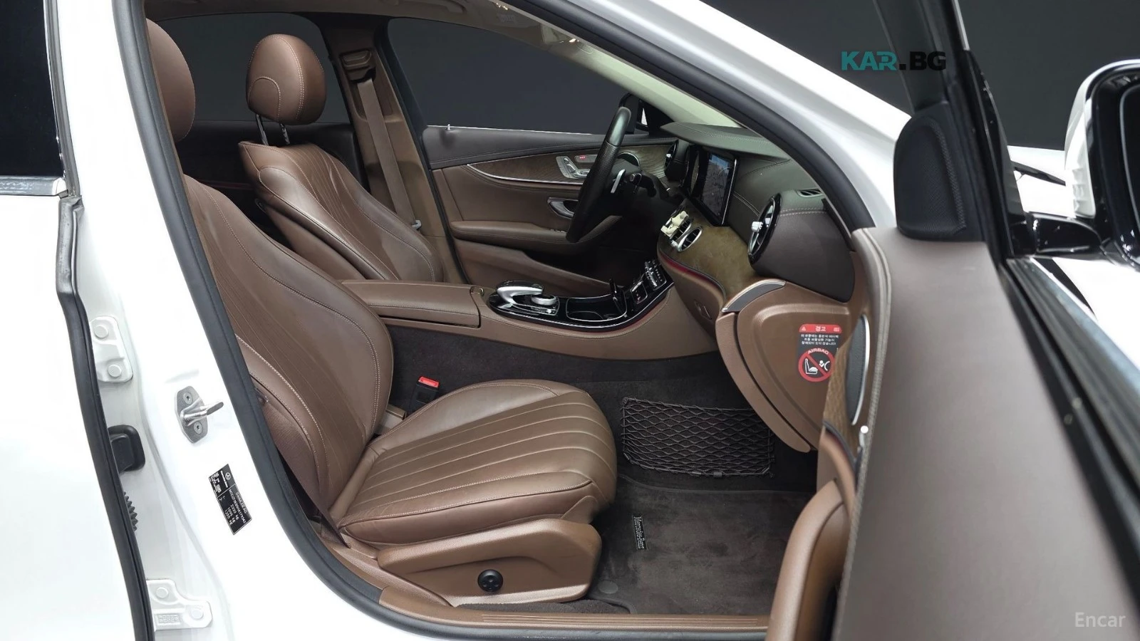 Mercedes-Benz E 220 Exclusive* HUD* КОЖА* НАВИ* ПАНО* КАМЕРА, снимка 9 - Автомобили и джипове - 55832276