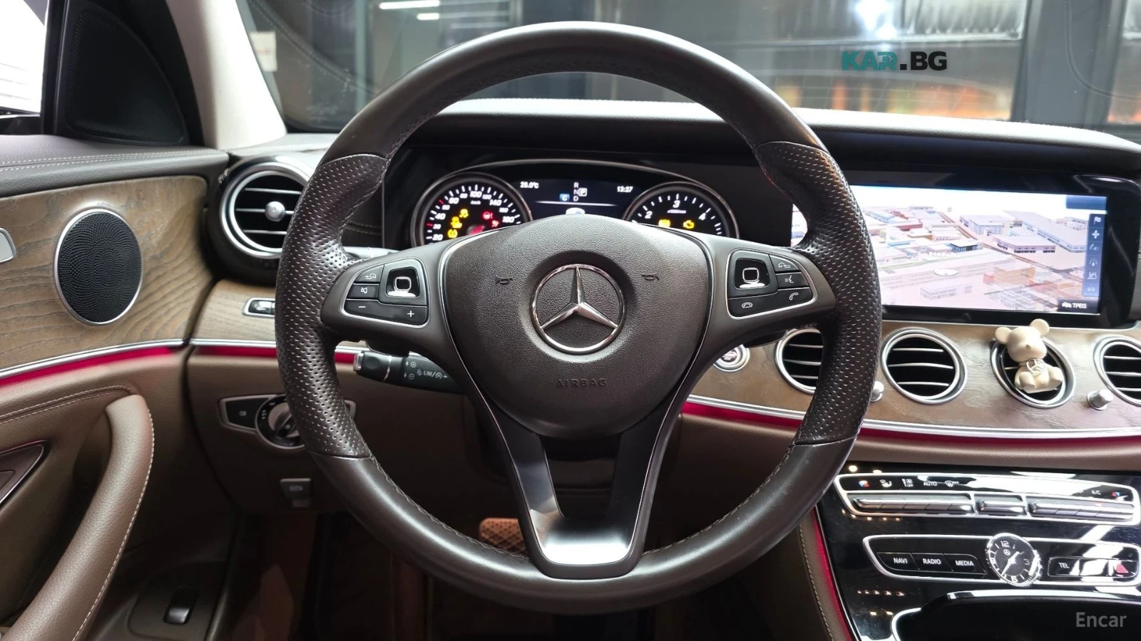 Mercedes-Benz E 220 Exclusive* HUD* КОЖА* НАВИ* ПАНО* КАМЕРА, снимка 11 - Автомобили и джипове - 55832276