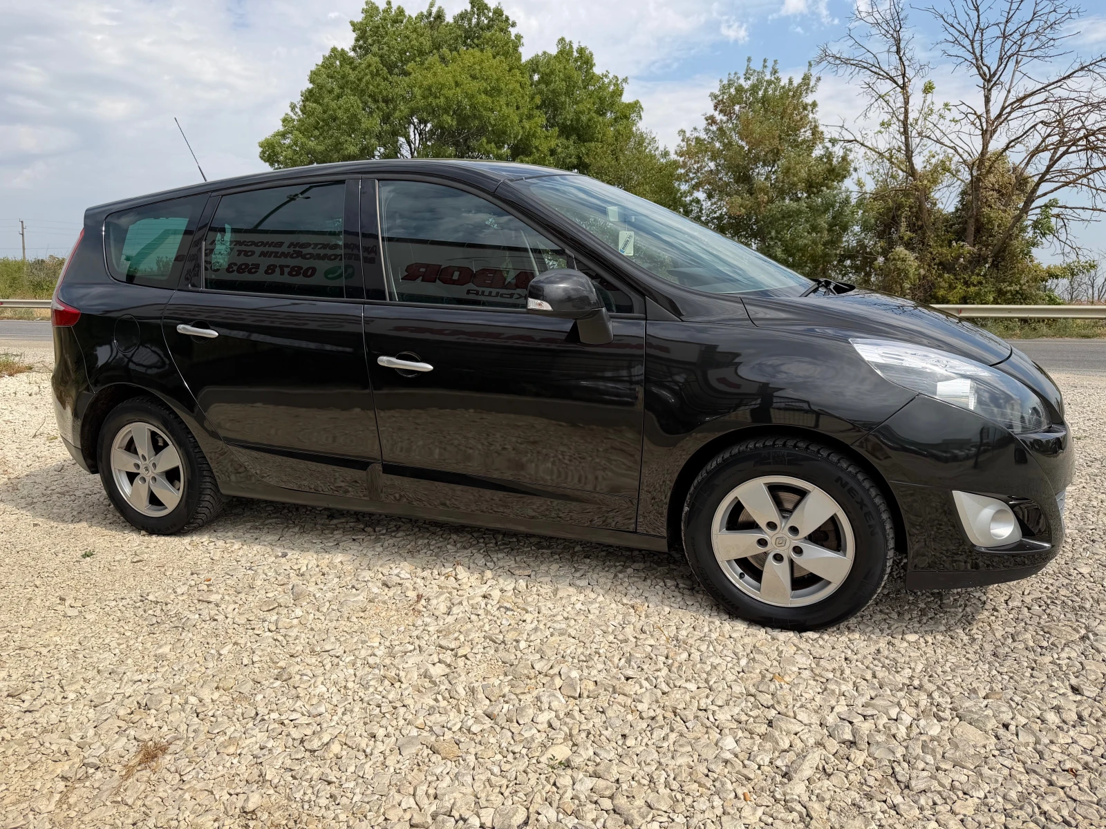 Renault Scenic -Grand Scenic-1.5DCi/105p.s-Navi/6 speed!!!, снимка 6 - Автомобили и джипове - 56059126